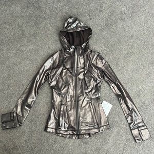Lululemon hood define shine jacket size 4 NWT!